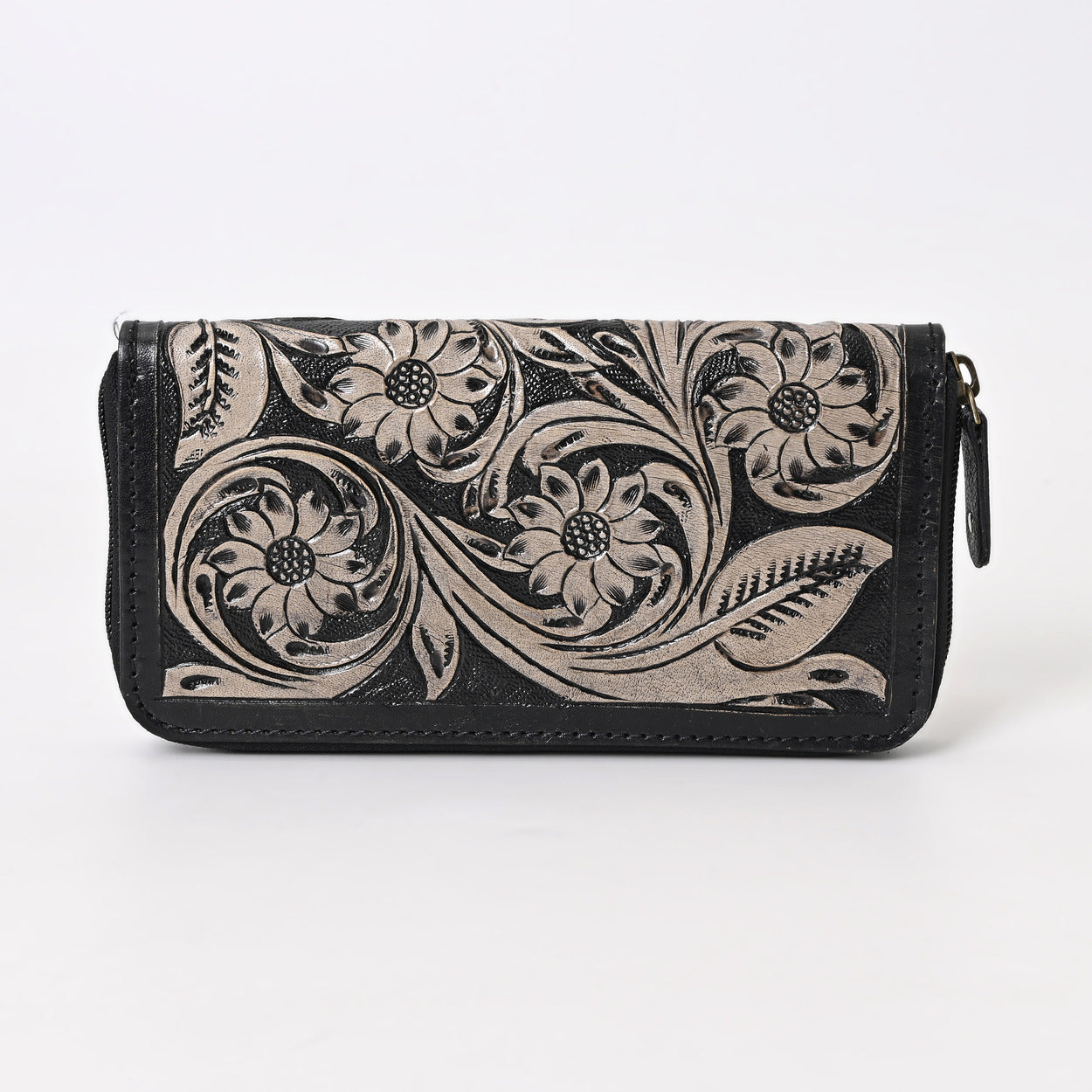 Eaurde Carved Clutch