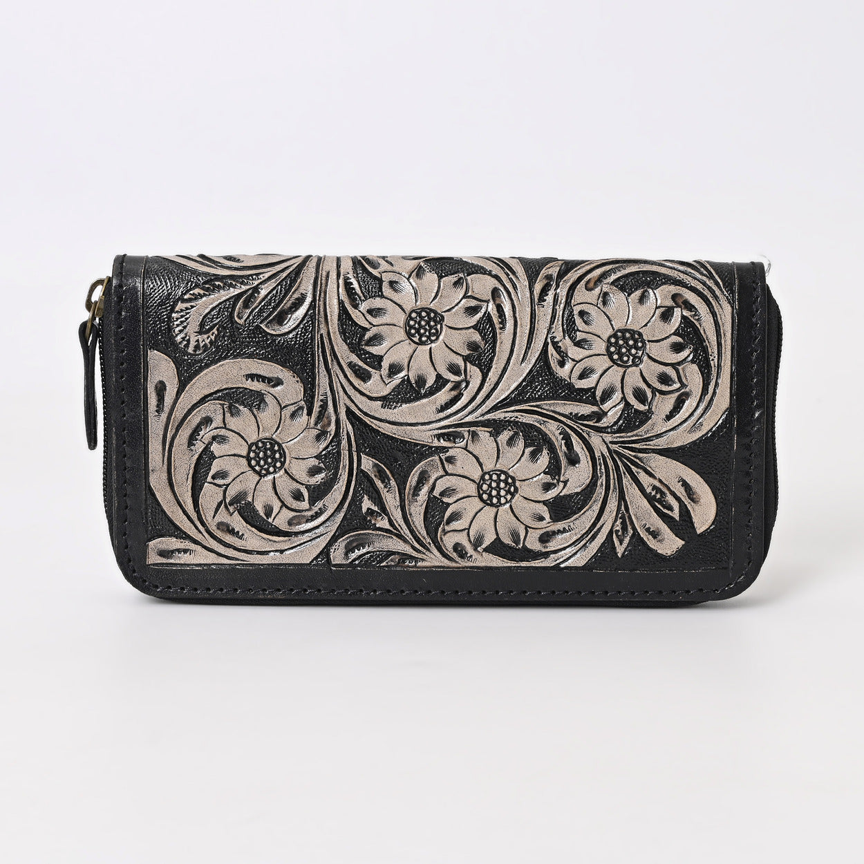Eaurde Carved Clutch