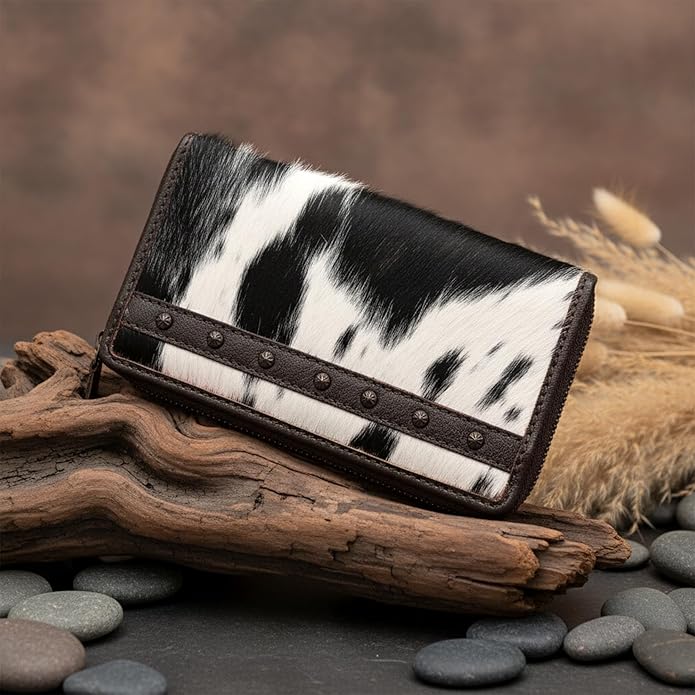 Black Vino Cowhide Clutch