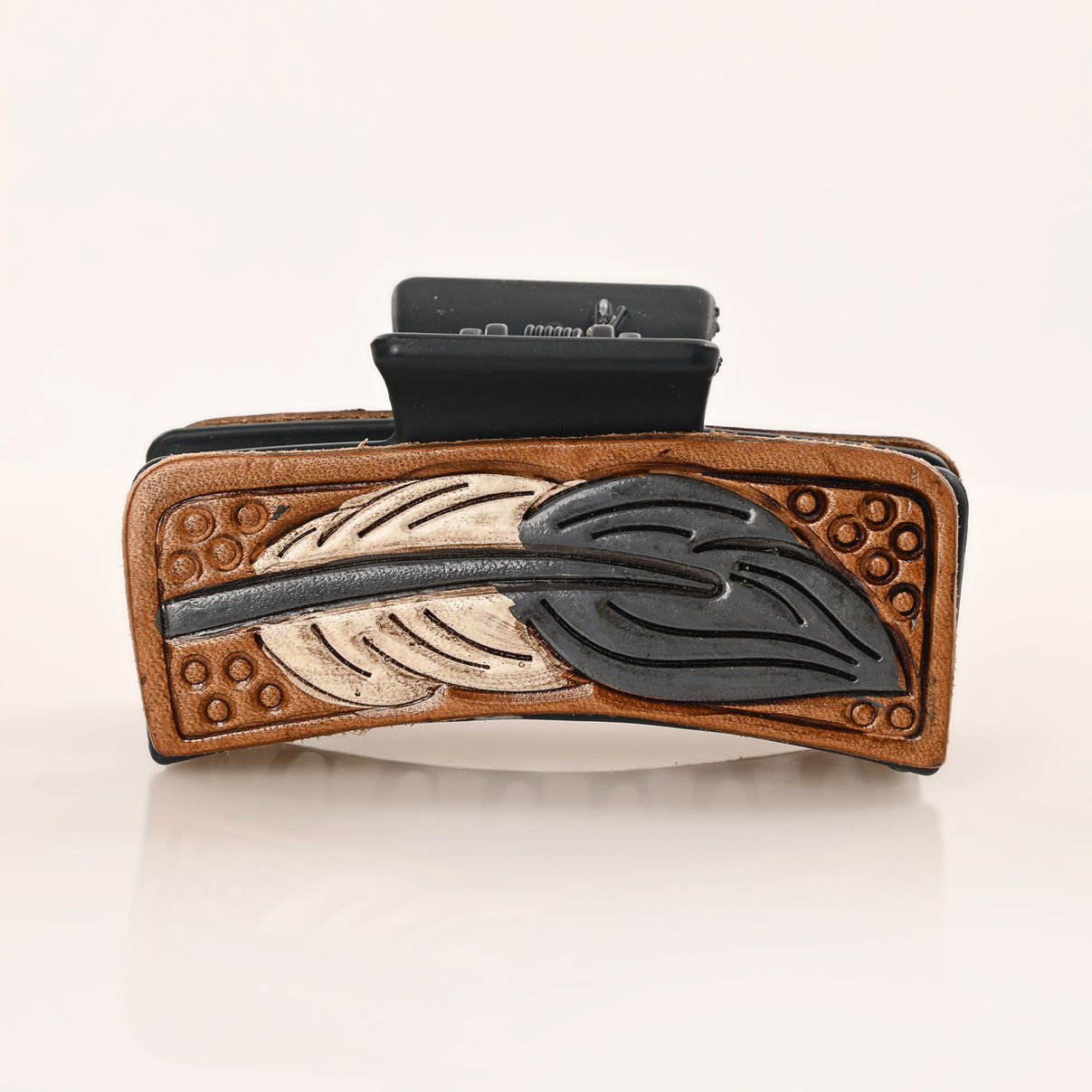 Rustic Retreat Leather Claw